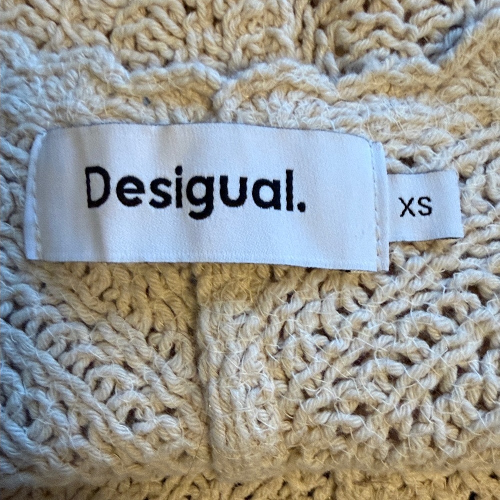 Desigual Crochet Knit Crop Tank Top XS Cream Boho Button Detail - Picture 4 of 5